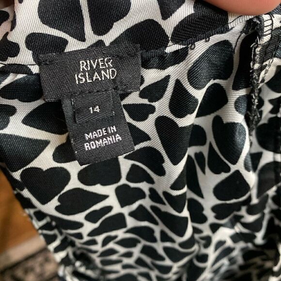 ASOS River Island 3/4 Length Long Sleeves Hearts Peplum Blouse - Picture 6 of 16